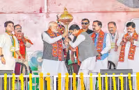 PM Narendra Modi slams Nitish over population control remarks - Sakshi