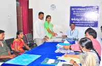 Janakipuram Sarpanch Navya Nomination As An Independent Candidate - Sakshi