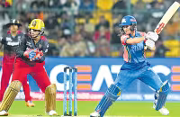 Second consecutive defeat for Smriti team  - Sakshi
